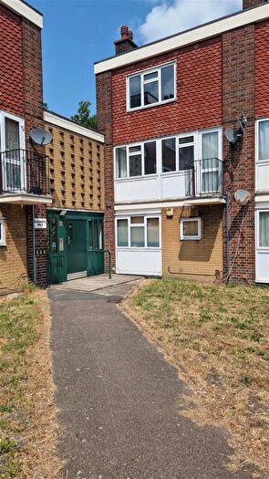 2 Bedroom Maisonette To Rent In Ely Road, Croydon, CR0