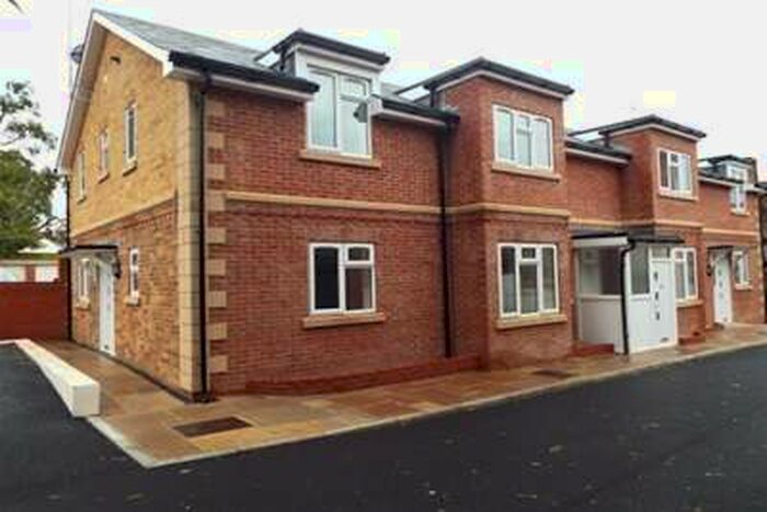 2 Bedroom Flat To Rent In St. James Mews, Romsey, SO51