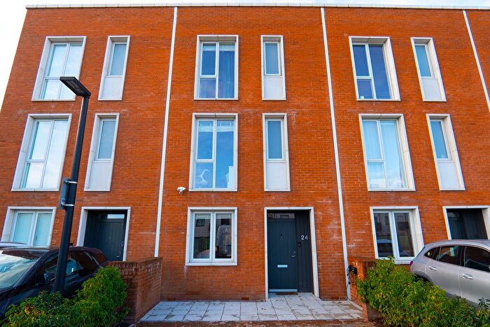 4 Bedroom Town House For Sale In Port Loop, South Loop Square, Edgbaston, B16