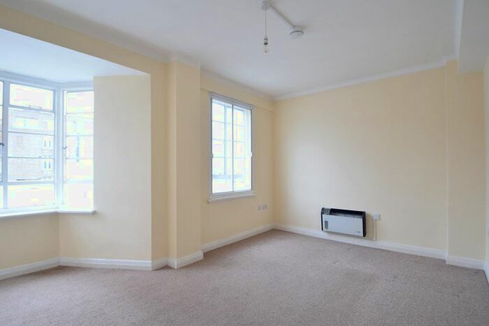 1 Bedroom Flat To Rent In Hatherley Court, Hatherley Grove, W2
