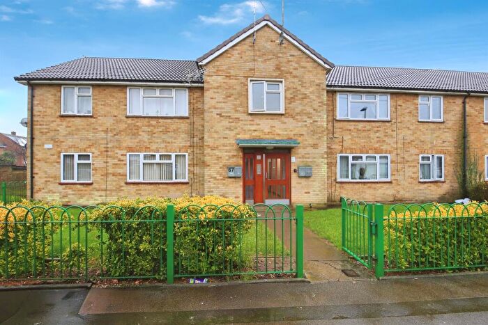 2 Bedroom Flat For Sale In Mendip Grove, Peterborough, PE4
