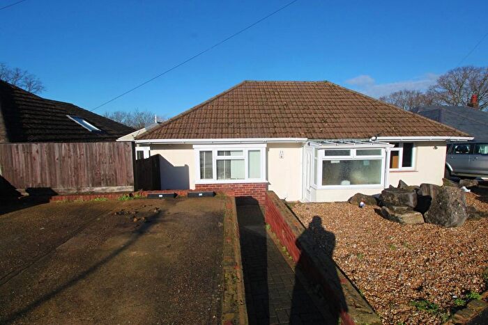 3 Bedroom Detached Bungalow For Sale In Firtree Way, Southampton, SO19