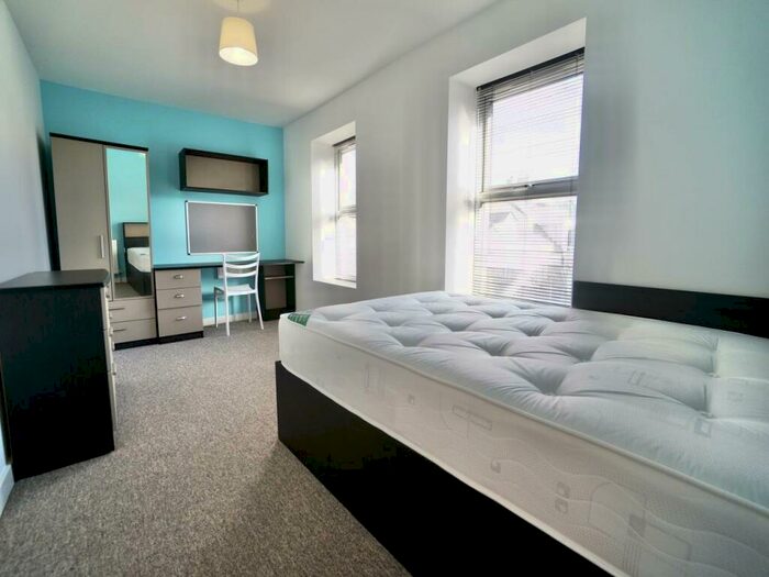 5 Bedroom House To Rent In Edge Hill, Bangor, Gwynedd, LL57