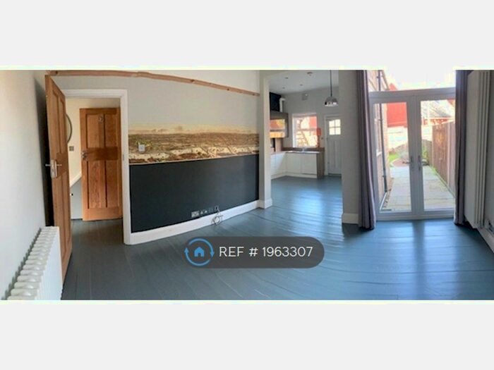 1 Bedroom Flat To Rent In Old Road, London, SE13