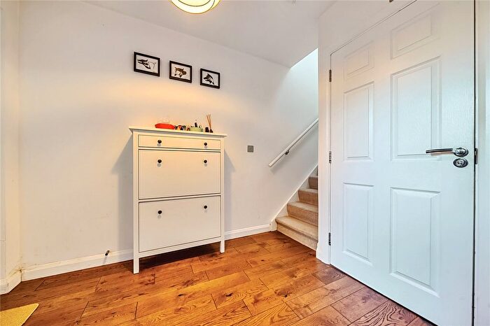 2 Bedroom Semi-Detached House For Sale In Aspen Mews, Penge, London, SE20