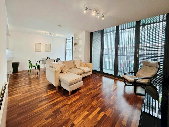 2 Bedroom Flat To Rent In Burton Place, Manchester, M15