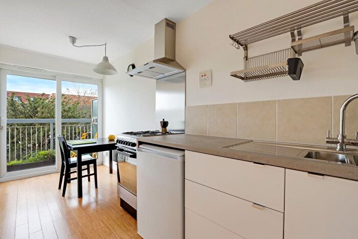 1 Bedroom Flat For Sale In Adamsrill Road, London, SE26