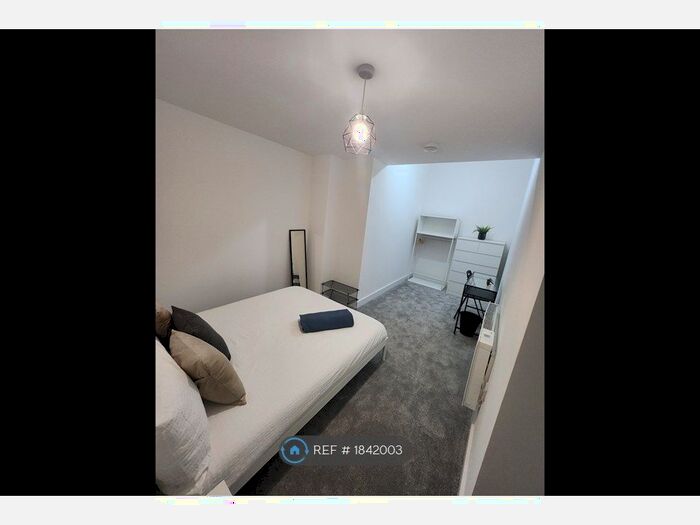 3 Bedroom Flat To Rent In Bath Road, Arnos Vale, Bristol, BS4
