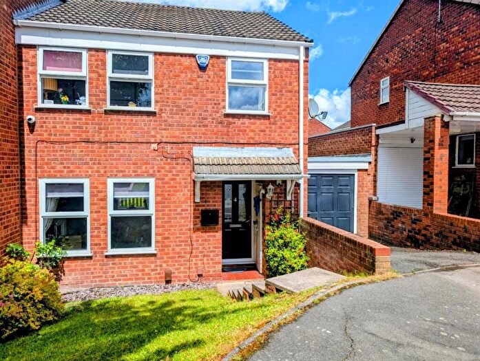 3 Bedroom Semi-Detached House For Sale In Beeston Close, Brierley Hill, DY5