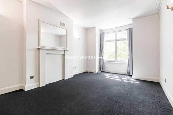 1 Bedroom Flat To Rent In Waterloo Terrace, Islington, London, N1