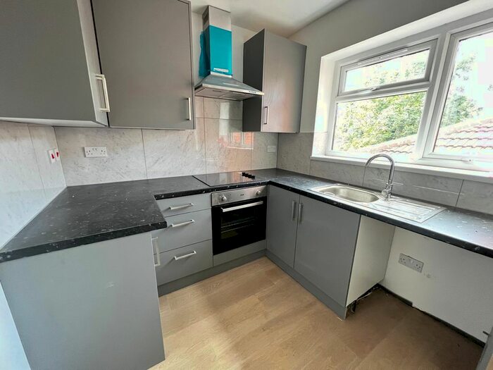 2 Bedroom Flat To Rent In Dudley Road, Blakenhall, Wolverhampton, WV2