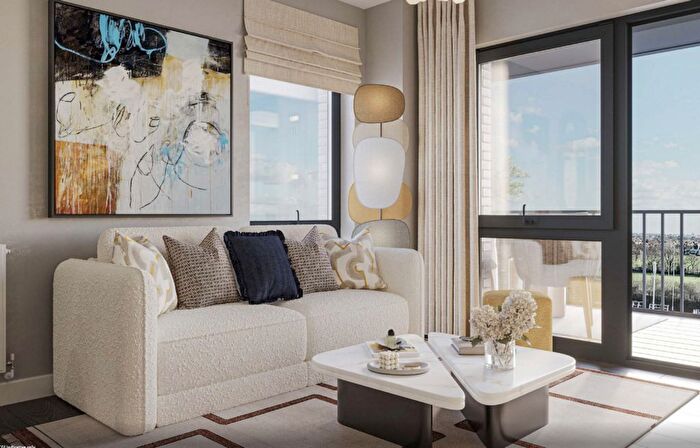 2 Bedroom Flat To Rent In New Malden, London, KT3