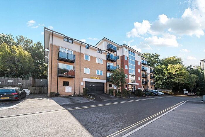 3 Bedroom Flat For Sale In Seacole Gardens, Southampton, SO16
