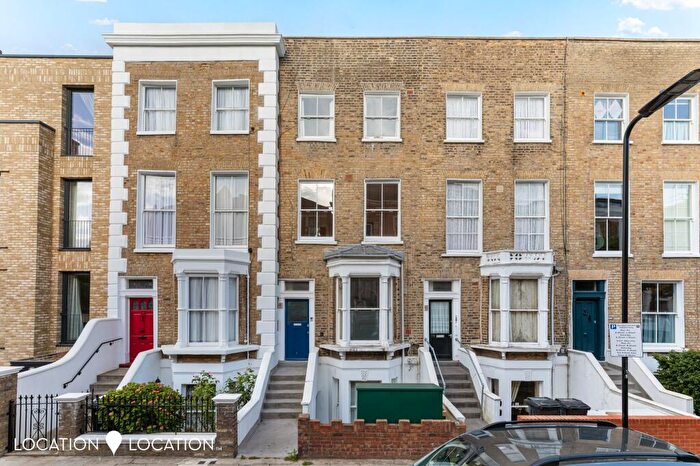 2 Bedroom Flat For Sale In Milton Grove, London, N16
