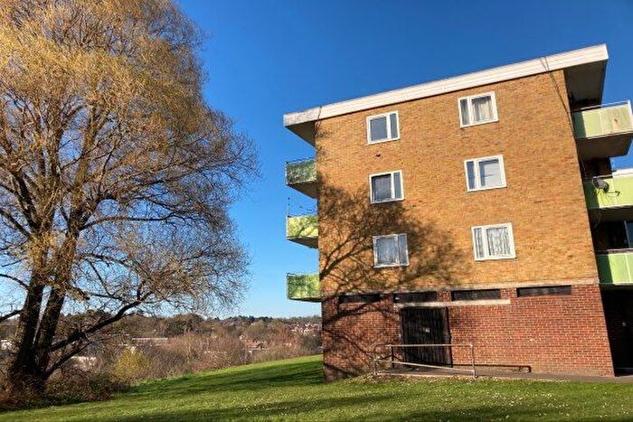 2 Bedroom Flat To Rent In Herrick Close, Southampton, SO19