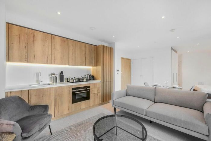 Studio To Rent In Tapestry Way, London, E1