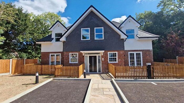 3 Bedroom Flat To Rent In Hartley Old Road, Purley, CR8