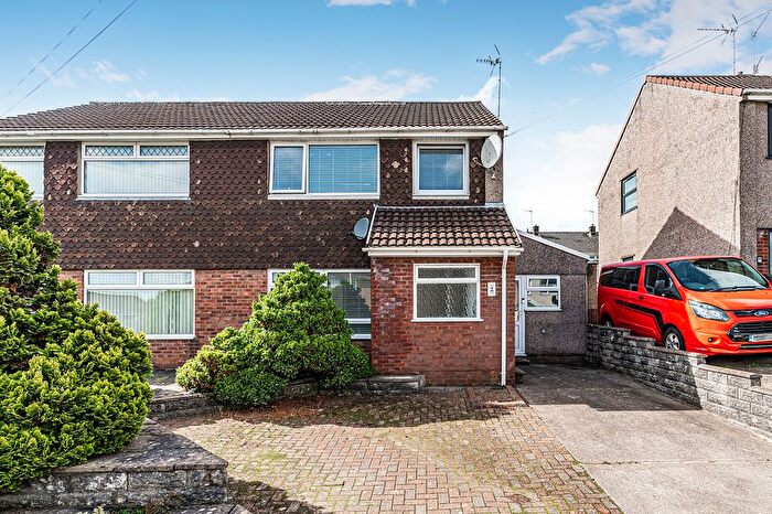 3 Bedroom Semi-Detached House For Sale In Birchfield Close, Tonteg, CF38