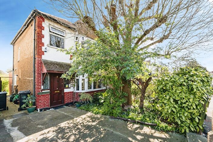 3 Bedroom Semi Detached House For Sale In Roding Lane North, Woodford Green, IG8