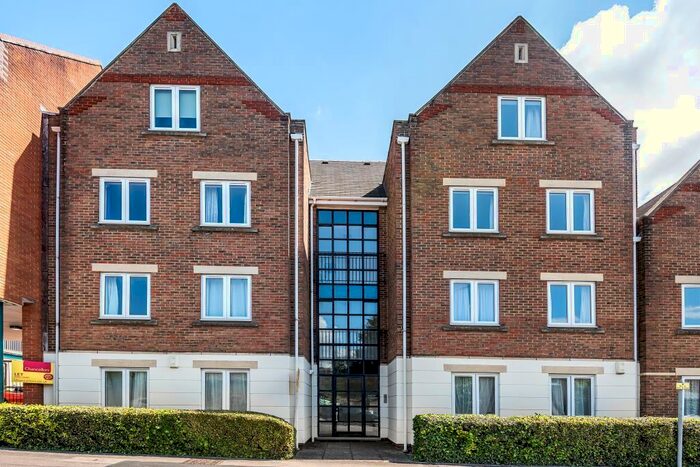 2 Bedroom Apartment To Rent In New High Street, Headington, OX3