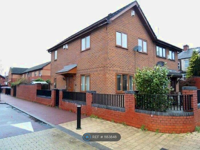 3 Bedroom Semi-Detached House To Rent In Hackle Street, Manchester, M11
