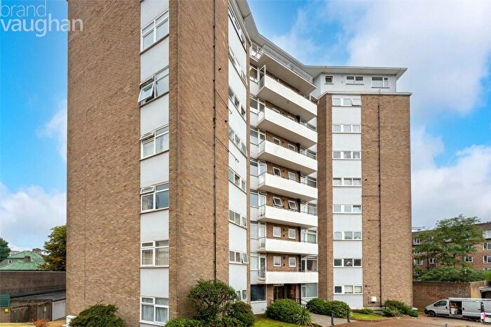 1 Bedroom Flat To Rent In Furze Hill Court, Furze Hill, Hove, BN3