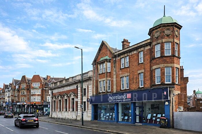 2 Bedroom Flat To Rent In Finchley Road, London, NW11