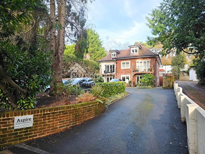 2 Bedroom Maisonette For Sale In Queens Park Avenue, Bournemouth, Dorset, BH8