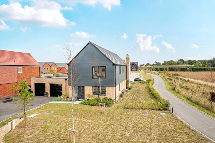 4 Bedroom Detached House For Sale In Romaine Road, Cranleigh, GU6