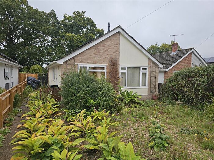 2 Bedroom Detached Bungalow For Sale In Moot Gardens, Downton, Salisbury, SP5
