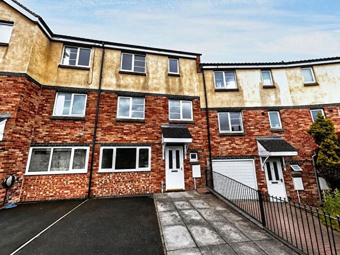 4 Bedroom Town House To Rent In Bridges View, Gateshead, NE8