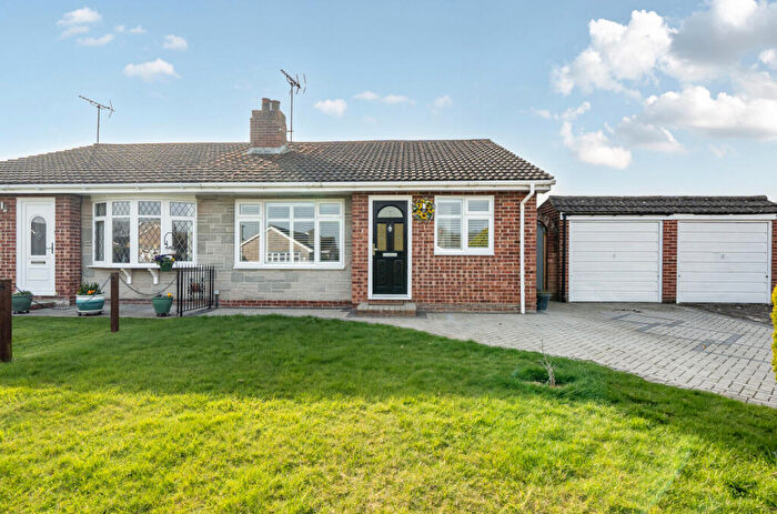 2 Bedroom Bungalow For Sale In Hungerford Drive, Maidenhead, Berkshire, SL6