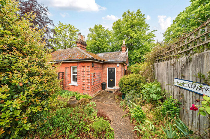 3 Bedroom Detached House For Sale In Islehurst Close, Chislehurst, Kent, BR7