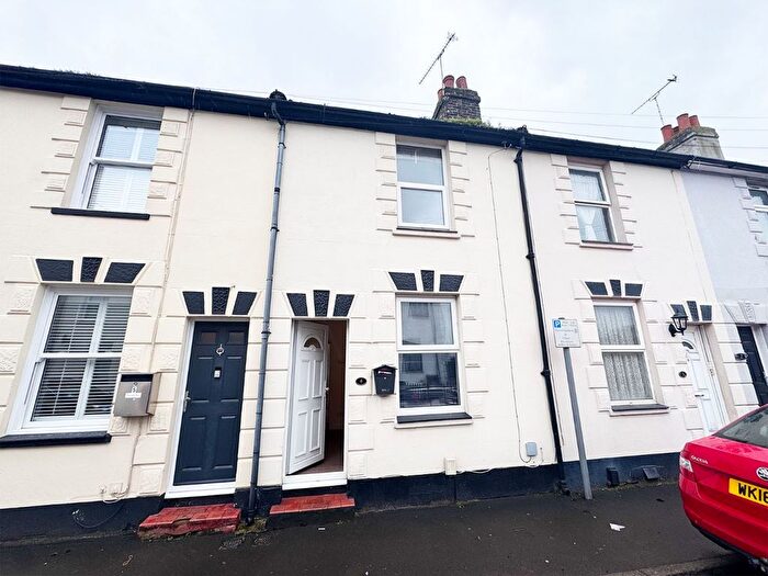 2 Bedroom Terraced House To Rent In Lawrence Street, Gillingham, ME7