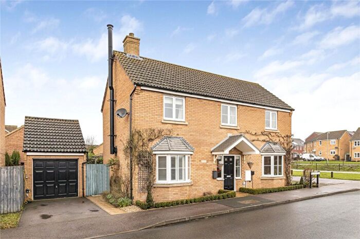 4 Bedroom Detached House For Sale In Hillfield Road, Oundle, Peterborough, Northamptonshire, PE8