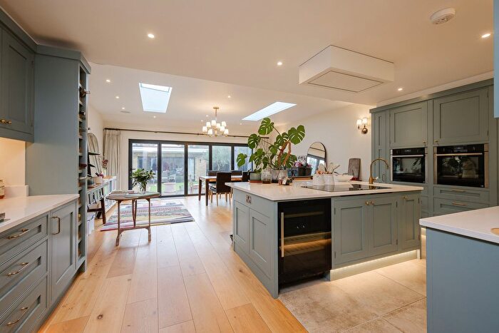 4 Bedroom Semi Detached House To Rent In Marksbury Avenue, Kew, TW9