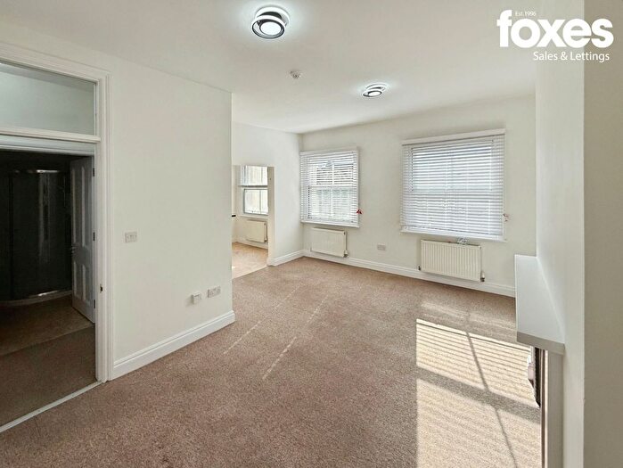 1 Bedroom Flat To Rent In Flat, Poole Hill, BH2