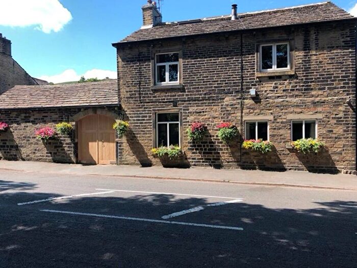 4 Bedroom Detached House For Sale In Oldham Road, Rishworth, HX6
