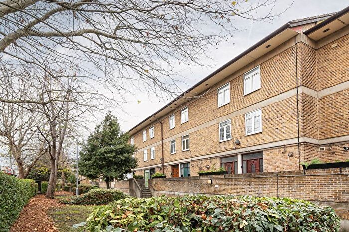 3 Bedroom Flat For Sale In Kingsland Road, Hoxton, London, E2