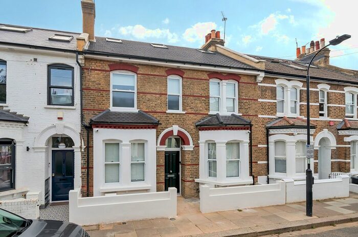 5 Bedroom Property To Rent In Abdale Road, Shepherds Bush, London, W12