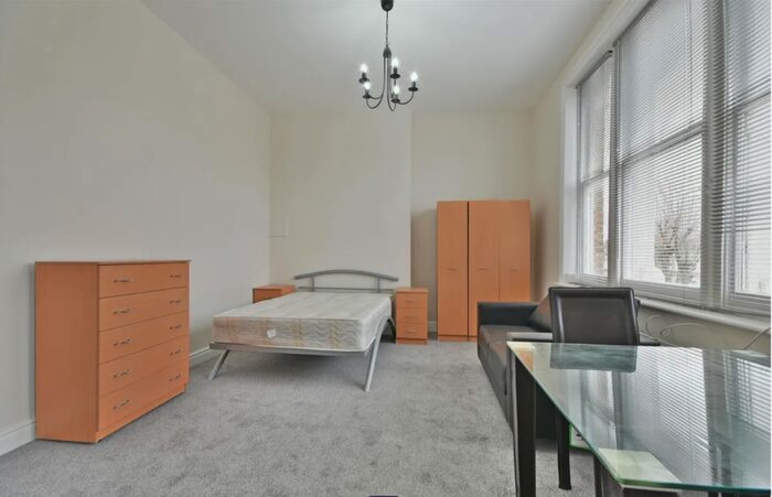 Studio To Rent In Cavendish Road, London, NW6