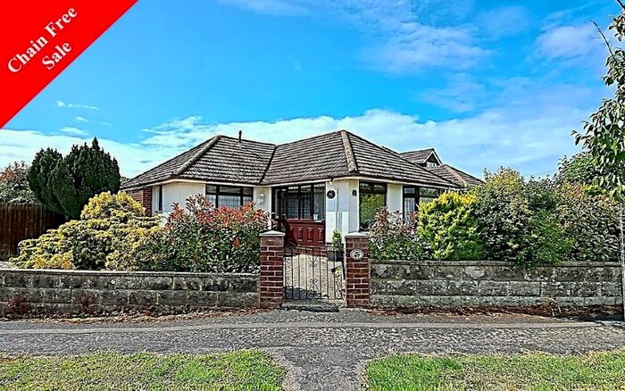 2 Bedroom Bungalow For Sale In Osborne Road, New Milton, BH25