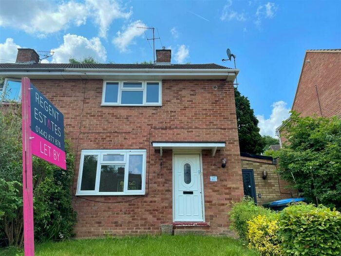 2 Bedroom Semi-Detached House To Rent In Loxley Road, Berkhamsted, HP4