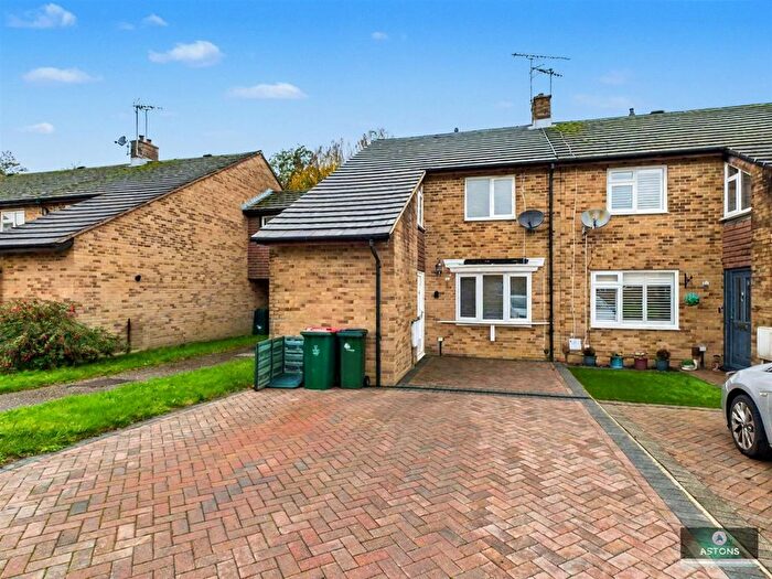 4 Bedroom End Of Terrace House For Sale In Masefield Road, Bewbush, RH11