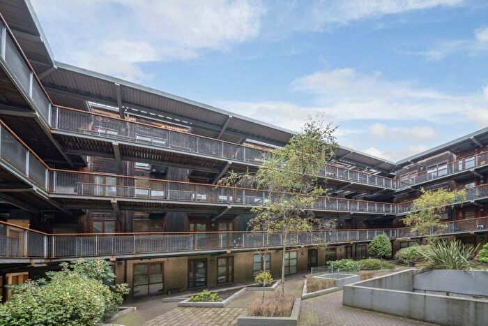 2 Bedroom Flat To Rent In Banister Road, London, W10