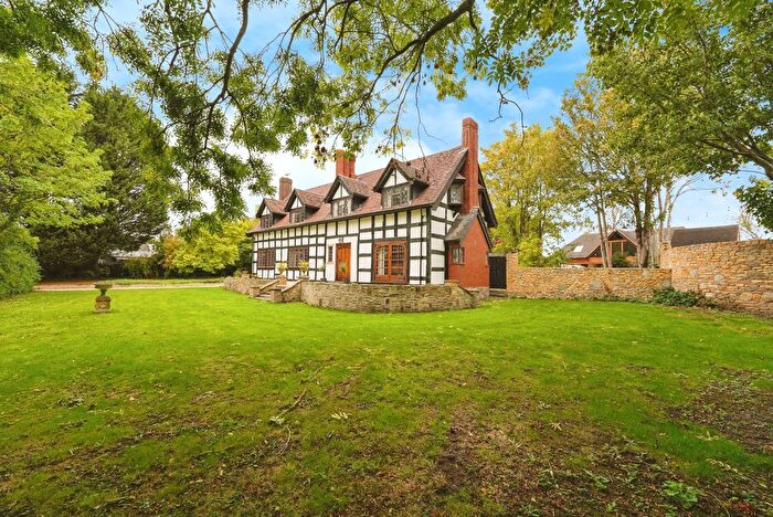 8 Bedroom Cottage For Sale In Church Lane, Pinvin, Pershore, Worcestershire, WR10