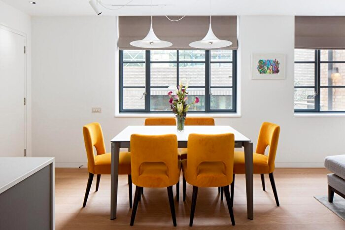 2 Bedroom Apartment To Rent In Half Moon Court, EC1A