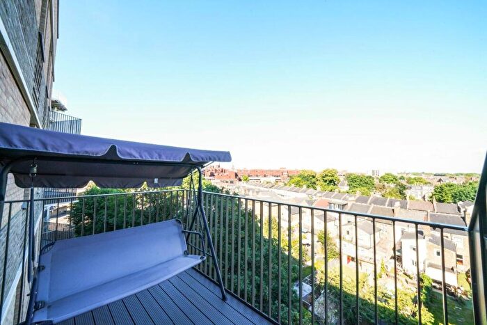 1 Bedroom Apartment For Sale In Flat, Azure House, Brook Road, London, N8