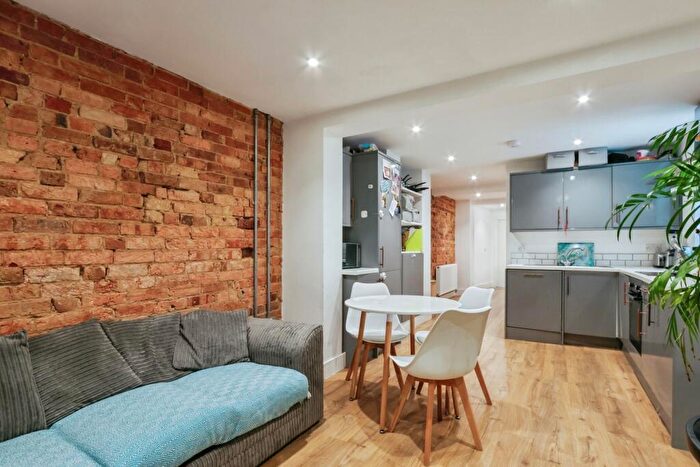 2 Bedroom Flat For Sale In Christchurch Road, Bournemouth, Dorset, BH7