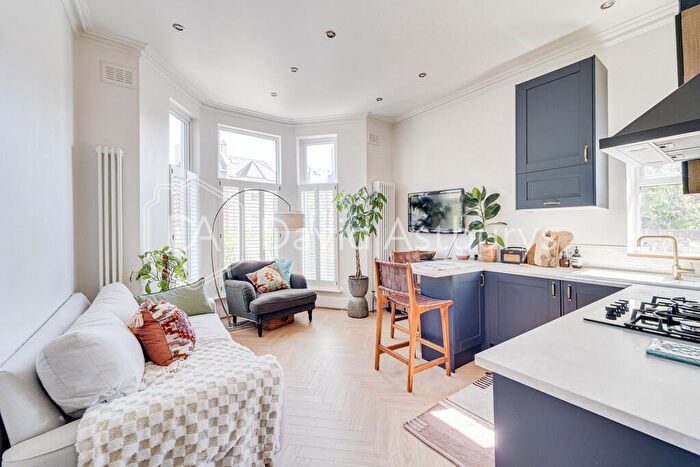 1 Bedroom Apartment To Rent In Ferme Park Road, Crouch End, London, N4